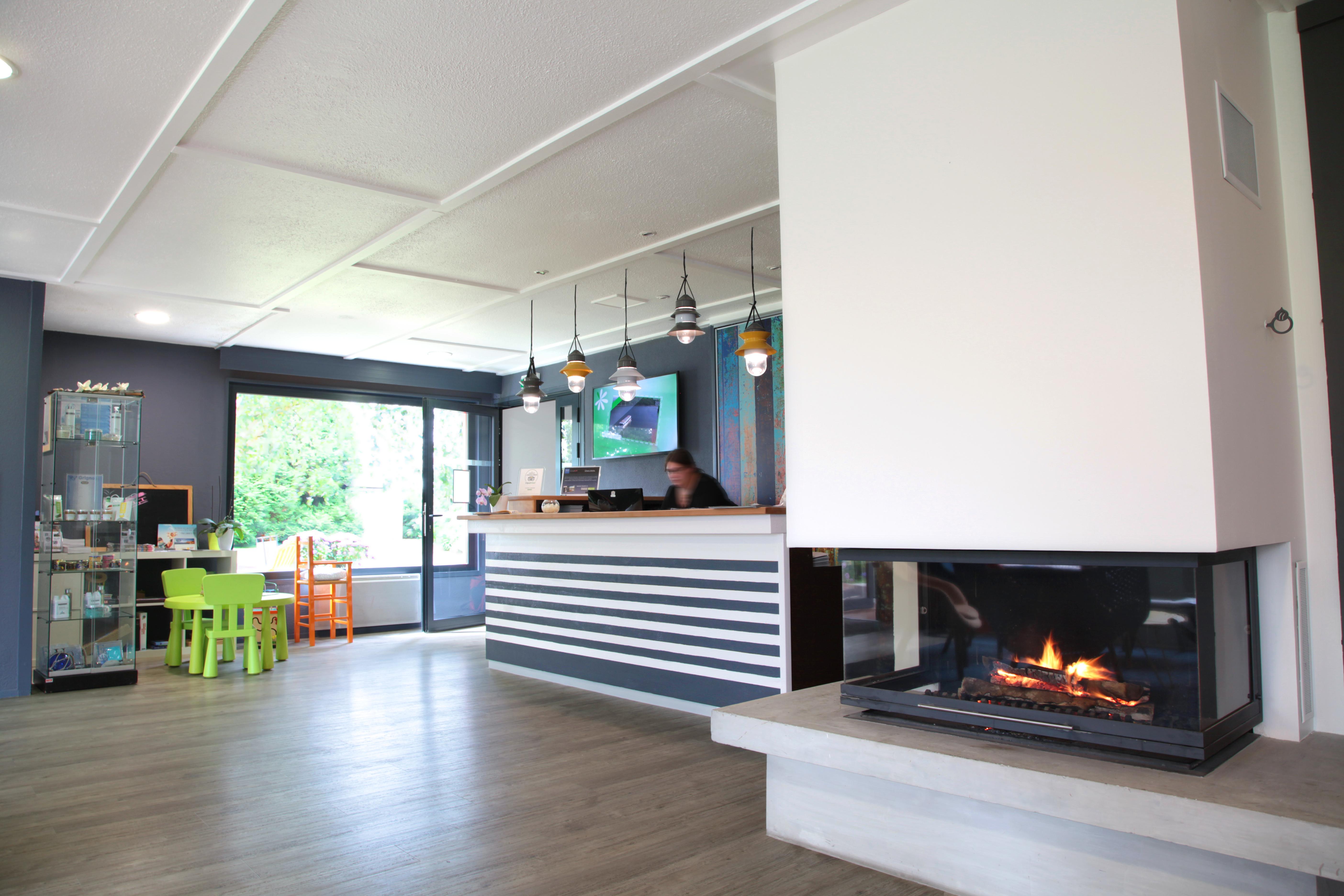 Kyriad Lannion-Perros-Guirec Exterior photo