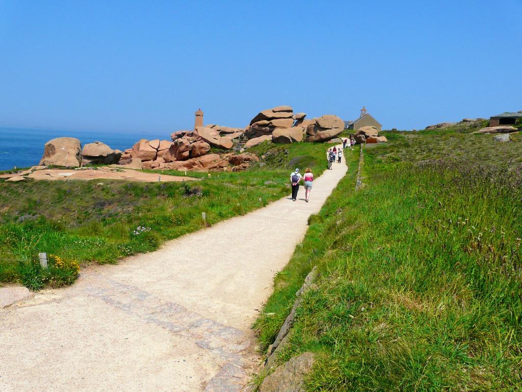 Kyriad Lannion-Perros-Guirec Exterior photo